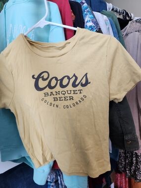 Banquet Beer Women's Short Sleeve Tee -  Yellow